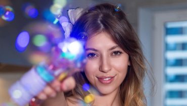 Piper James Shares Her Experience, Gives Advice on Supplements for Hormonal Balance and Mood Piper James Shares Her Experience, Gives Advice on Supplements for Hormonal Balance and Mood