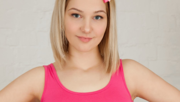 Makeup Artist Penelope Shares the Best Primer for Pores (2026 Review): What Actually Blurs, What Pills, and What’s Worth Your Money