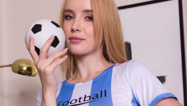 Glow Coach Mia Shares a Retinol Skincare Routine Cost Guide for 2026: Budget, Mid-Range, Premium & Clinic Alternatives