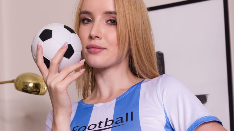 Glow Coach Mia Shares a Retinol Skincare Routine Cost Guide for 2026: Budget, Mid-Range, Premium & Clinic Alternatives