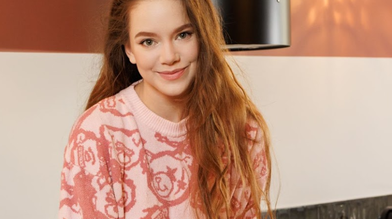 Investment Advisor Chloe Adams Shares Beginner Investment Tips for Women